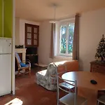 Holiday home 86120-22 Couchages *