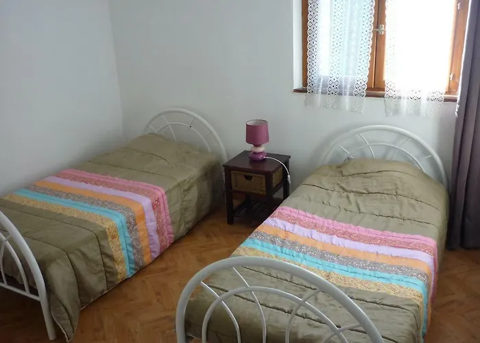 86120-22 Couchages בית נופש